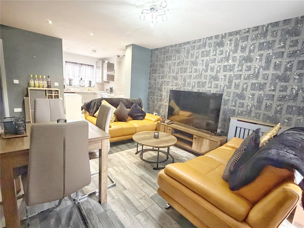 Property photo 3 of 18 Picture No. 04