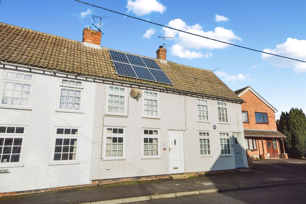 Property photo 2 of 18