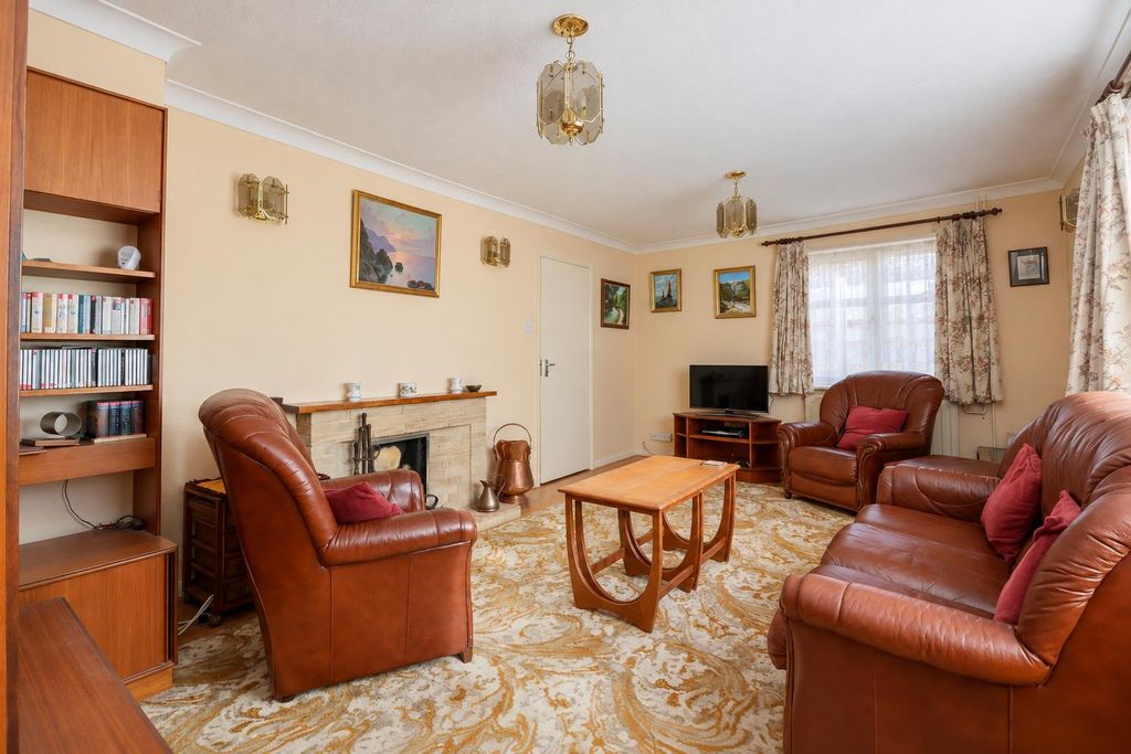 Property photo 3 of 23