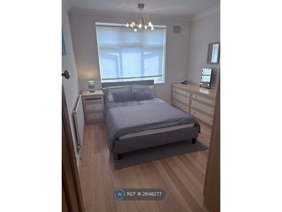 Property photo 3 of 9 Bedroom