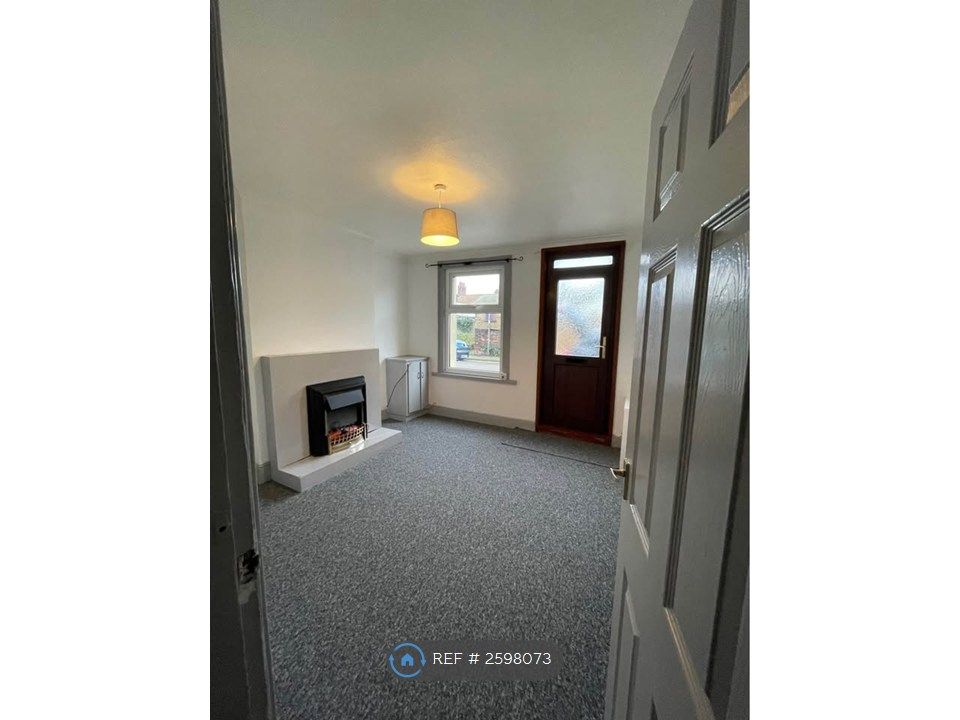 Property photo 3 of 12 Living Room
