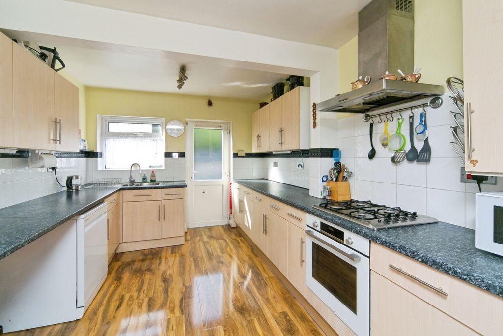 Property photo 3 of 19 Pbox-Img.Jpg