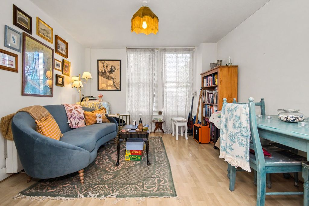 Property photo 2 of 22