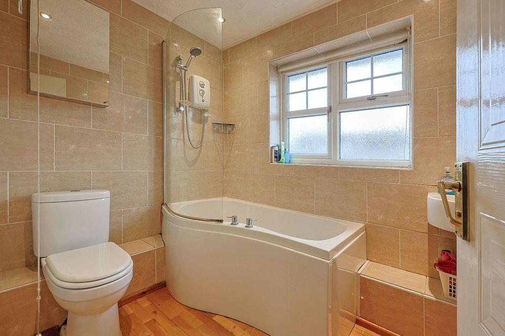 Property photo 3 of 20