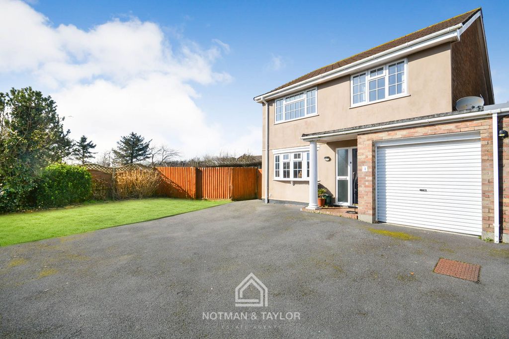 Property photo 2 of 27