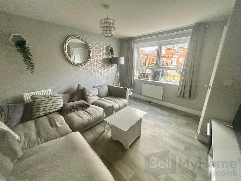 Property photo 3 of 7 Lounge