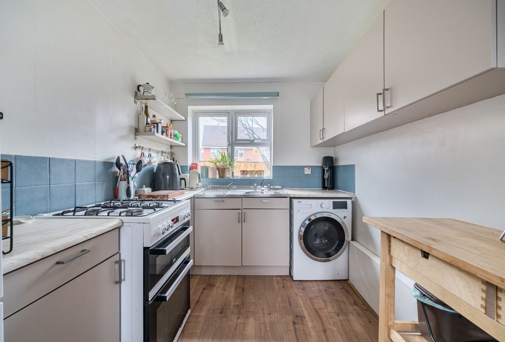 Property photo 3 of 14 1417172-16-6995E9...