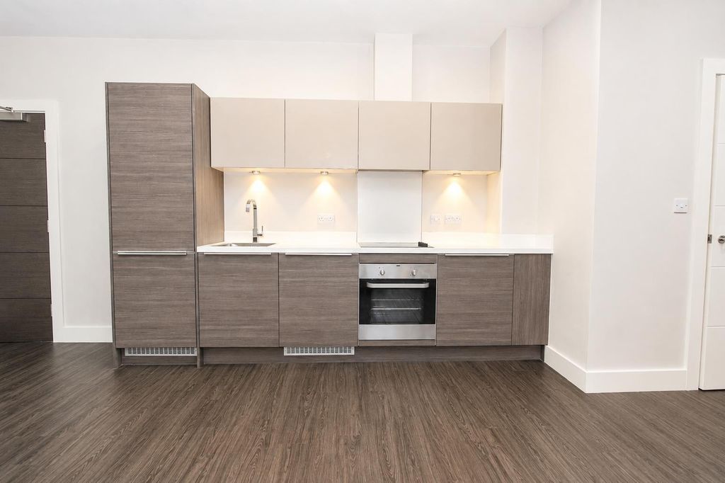 Property photo 2 of 10 Modern Fitted Kitchen With Stylish Wooden Cabinets...