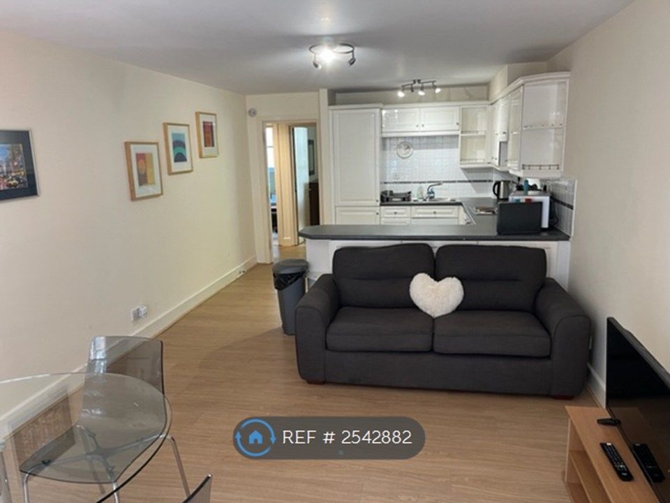 Property photo 1 of 34 Living Room Open Plan