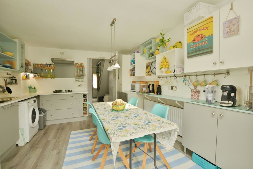 Property photo 2 of 16 Kitchen/Dining