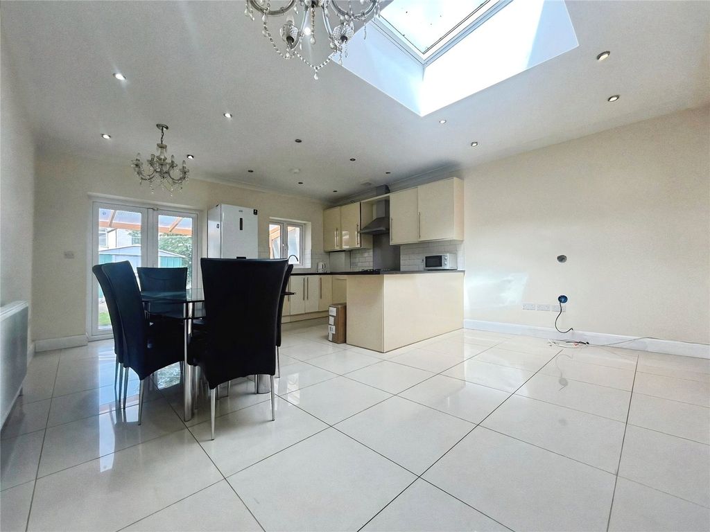 Property photo 1 of 19 Kitchen