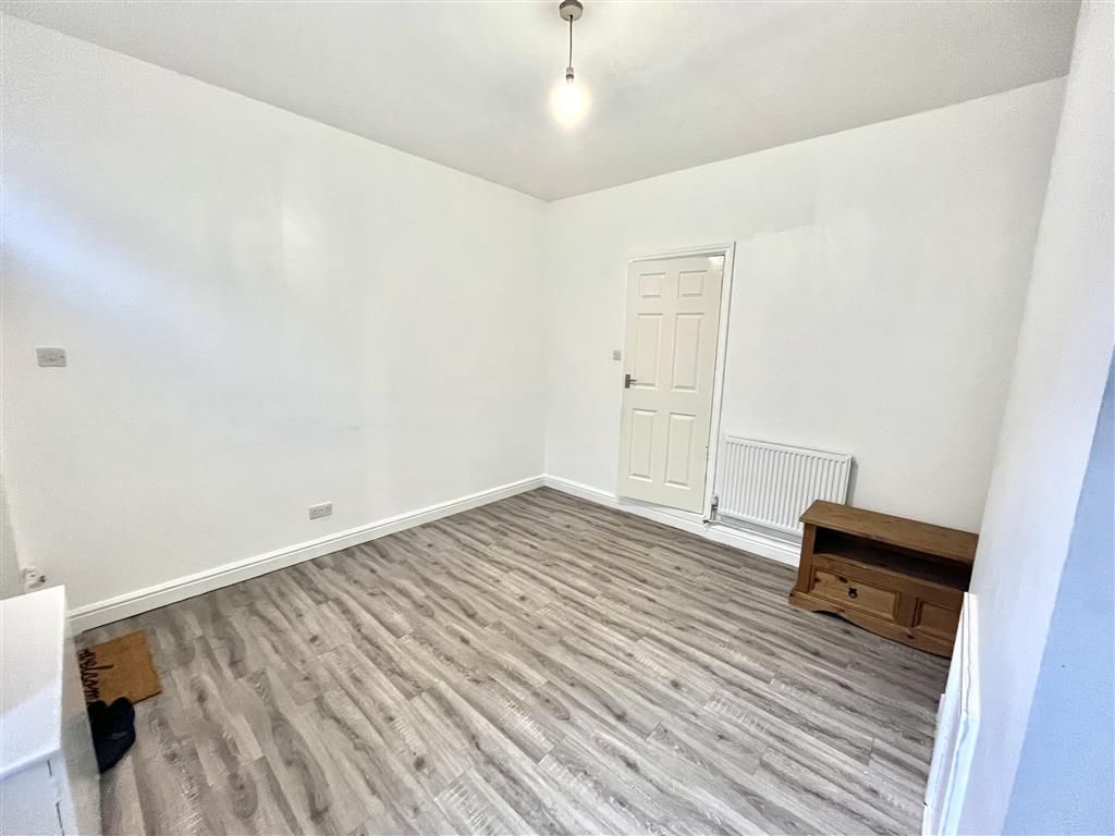 Property photo 2 of 9 Image