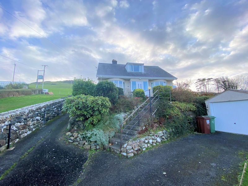 Property photo 2 of 43