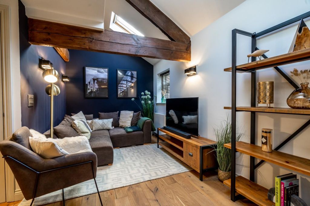 Property photo 2 of 21 3 Clementhorpe Maltings-21.Jpg