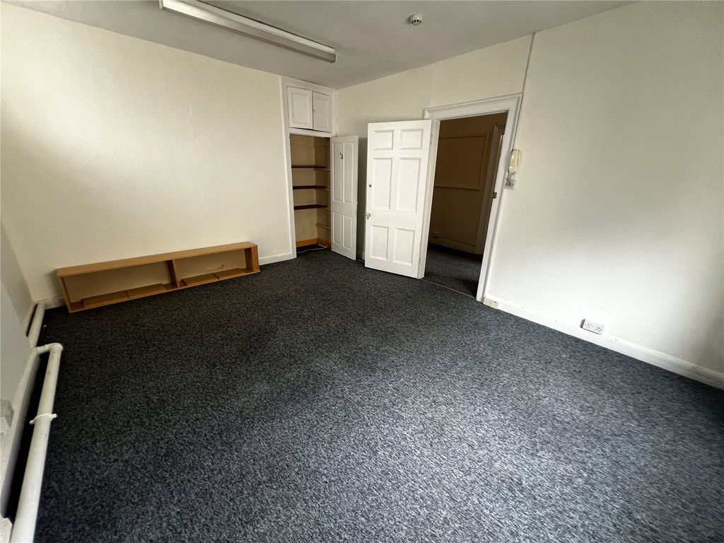 Property photo 3 of 8 Picture No. 02