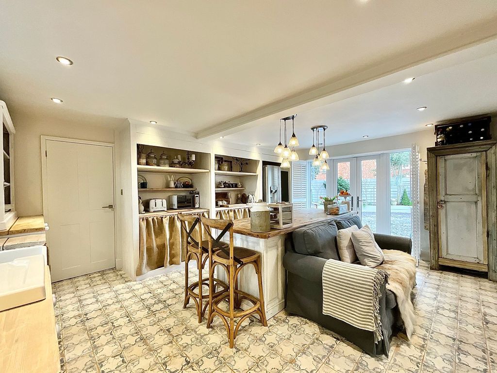 Property photo 3 of 58