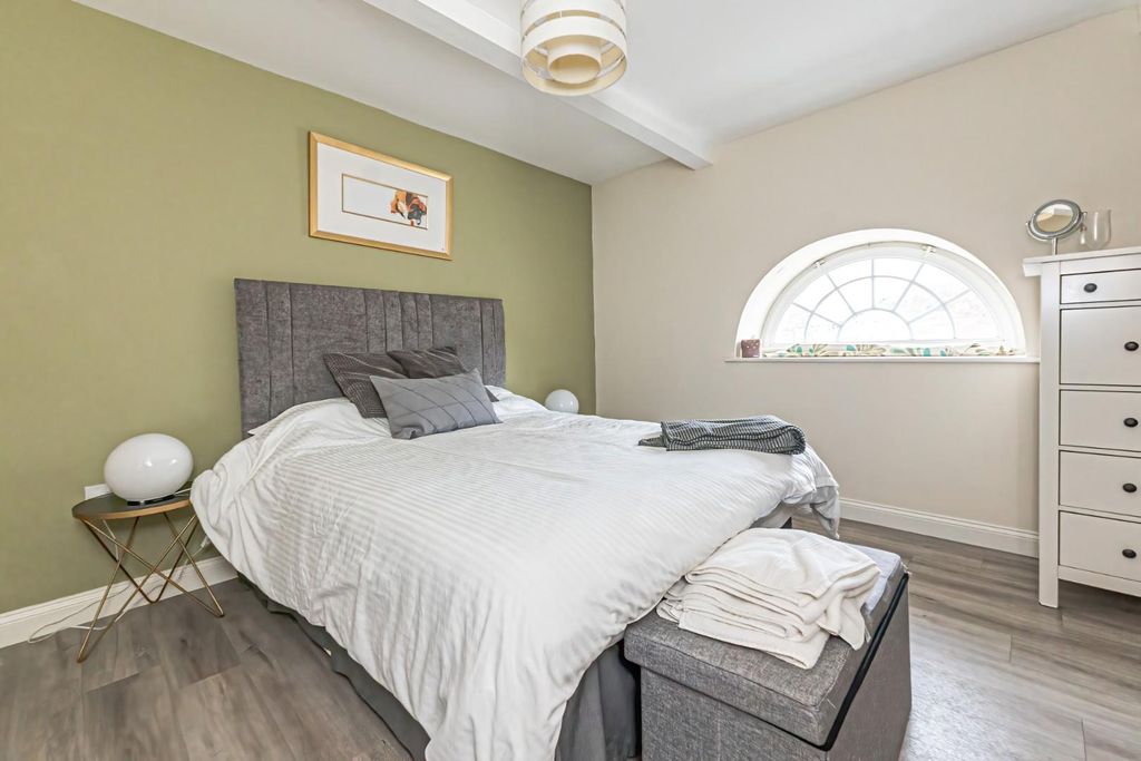 Additional image 8 of 2 bed flat for saleOld Road, Leighton Buzzard LU7
