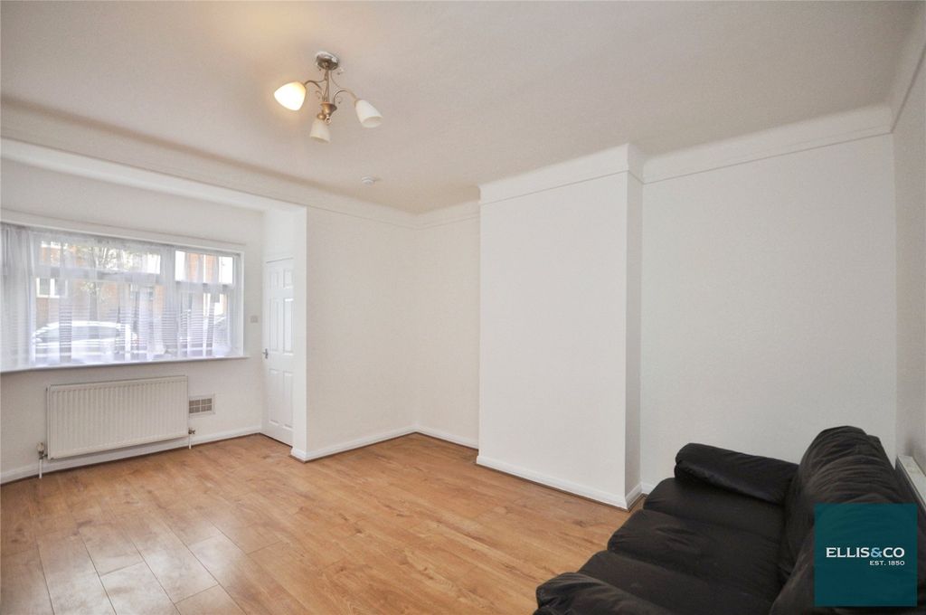 Property photo 3 of 9 Picture No. 30