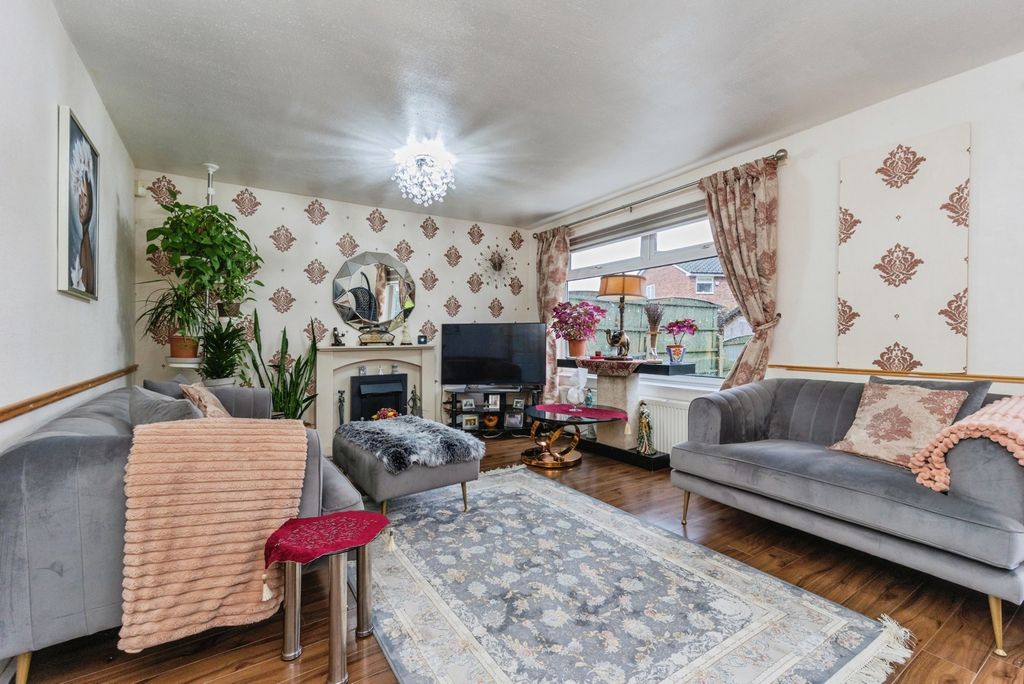 Property photo 2 of 17 Pbox-Img.Jpg