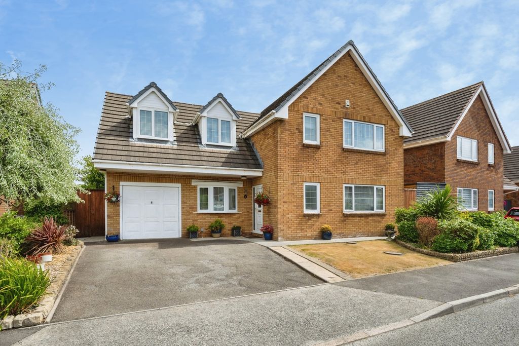 Property photo 1 of 32 Pbox-Img.Jpg