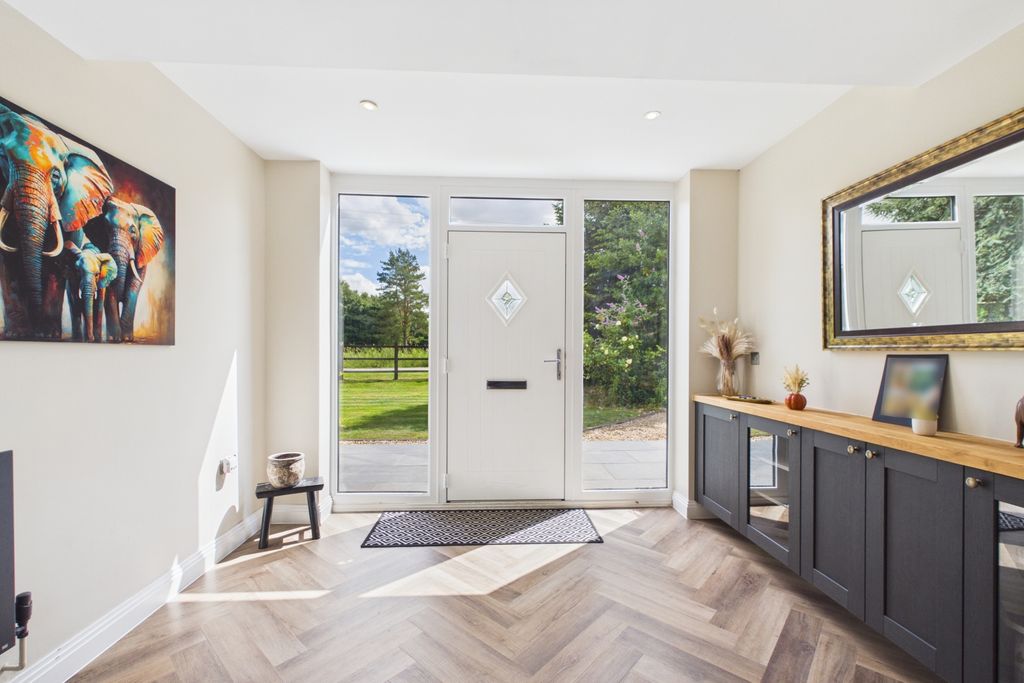 Property photo 2 of 51 Ewemove Spalding - Surfleet Sea Ends - Hallway