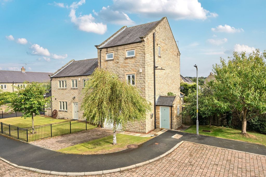 Property photo 1 of 31