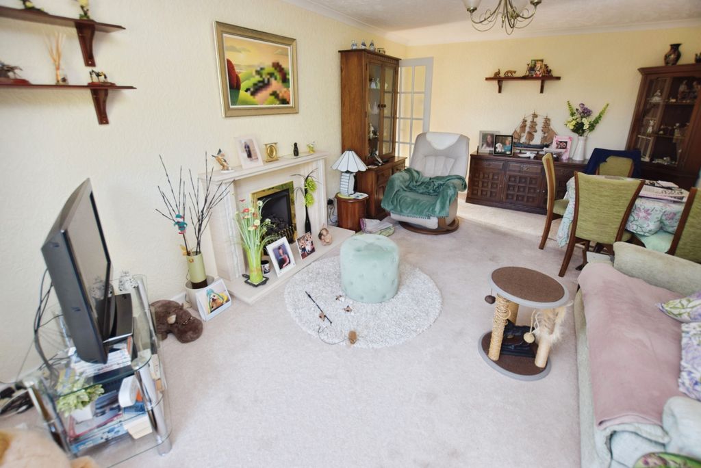 Property photo 2 of 9
