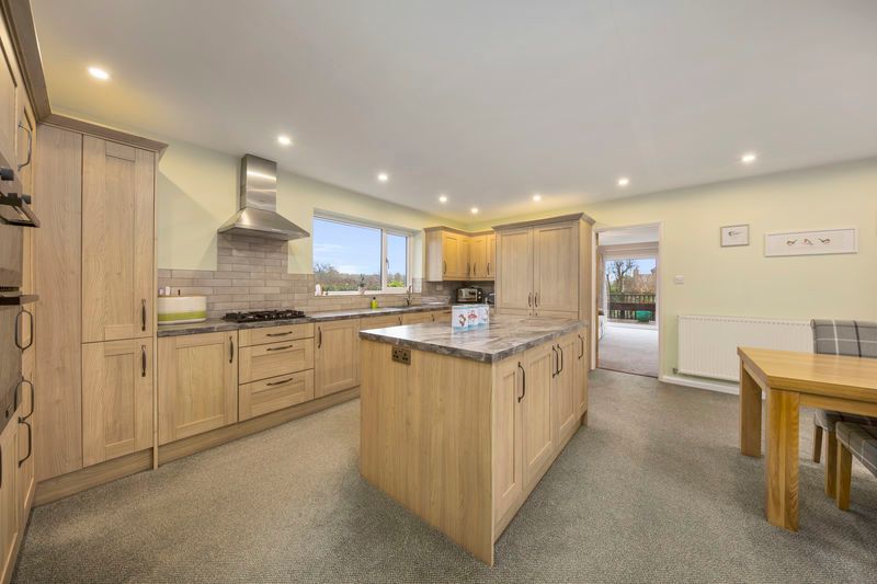 Property photo 1 of 33 Kitchen Diner