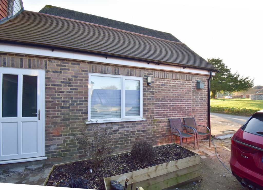 Property photo 1 of 5 Picture No. 05