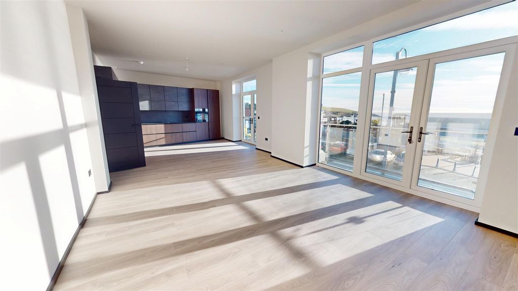 Property photo 2 of 9 12152025_095900.Jpg