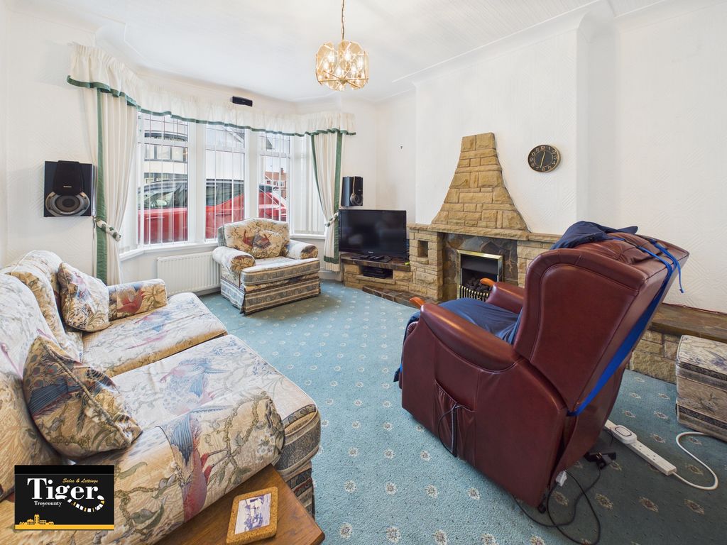 Property photo 3 of 16 Cam02176G0-Pr0821-Still003