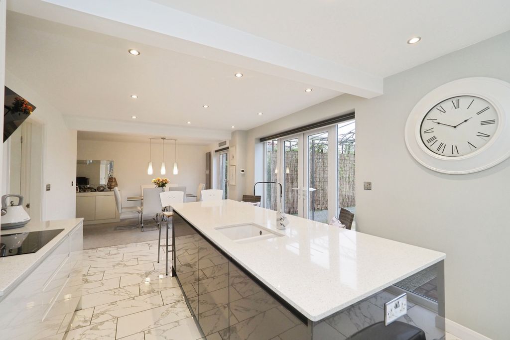 Property photo 2 of 25 Img_3744