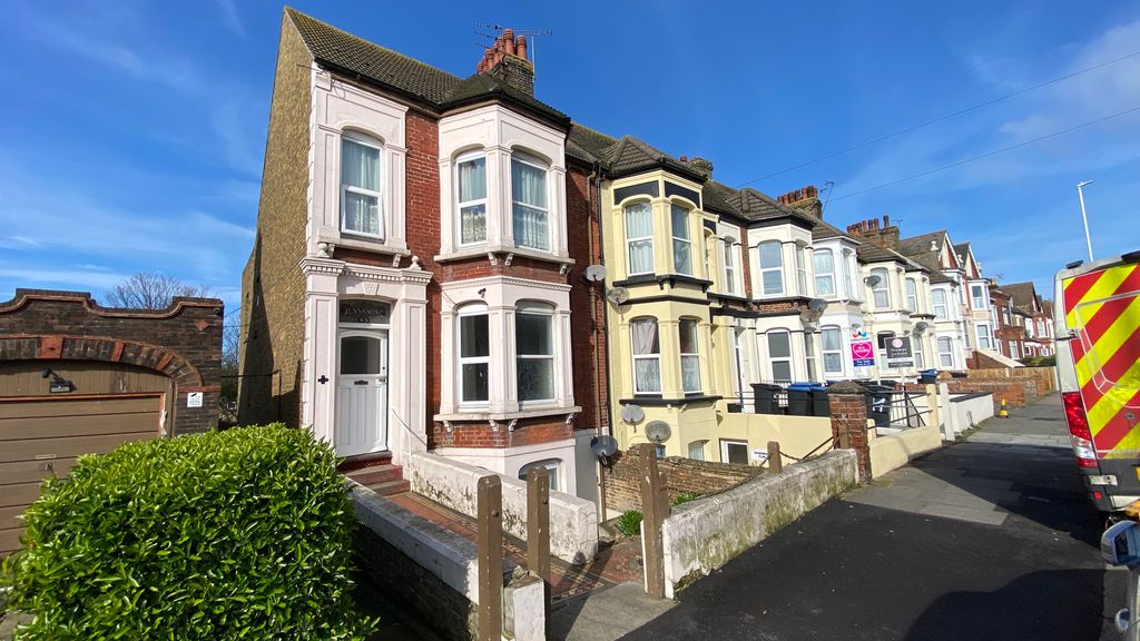 Property photo 1 of 7
