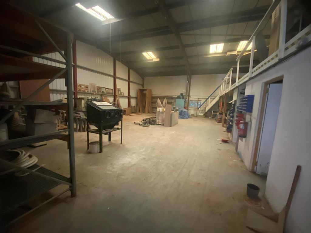 Property photo 3 of 6 Internal Unit 6-7B.Jpg