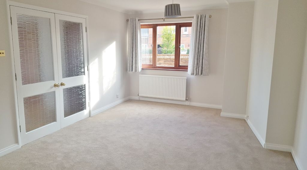 Property photo 3 of 20 Photo 04