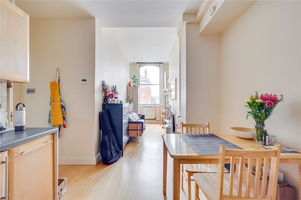 Property photo 3 of 10 Picture No. 12