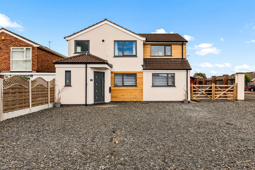 Property photo 2 of 24