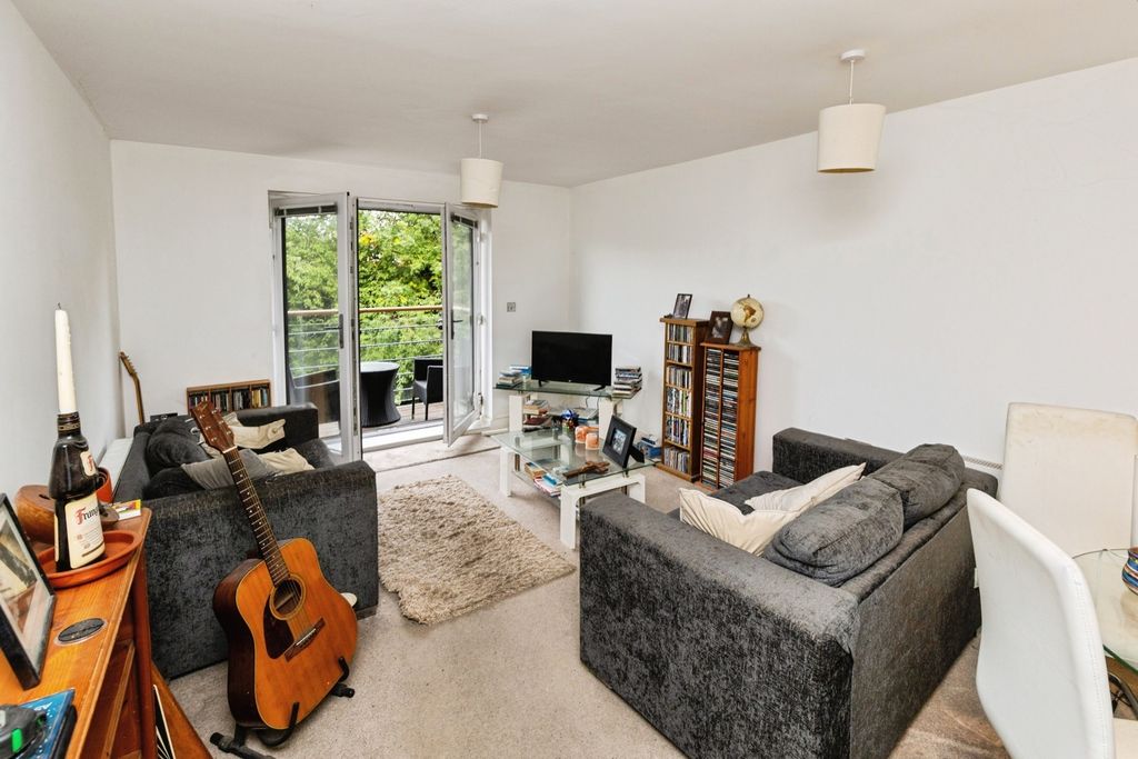 Property photo 3 of 12 Pbox-Img.Jpg