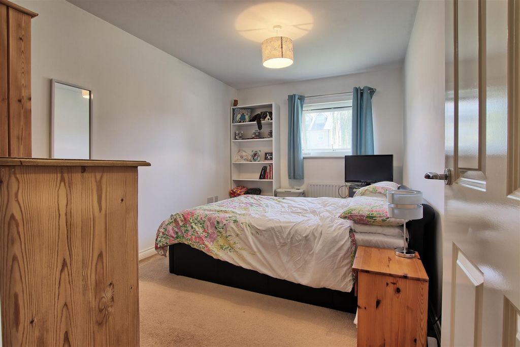 Property photo 2 of 9 Bedroom One.Jpg