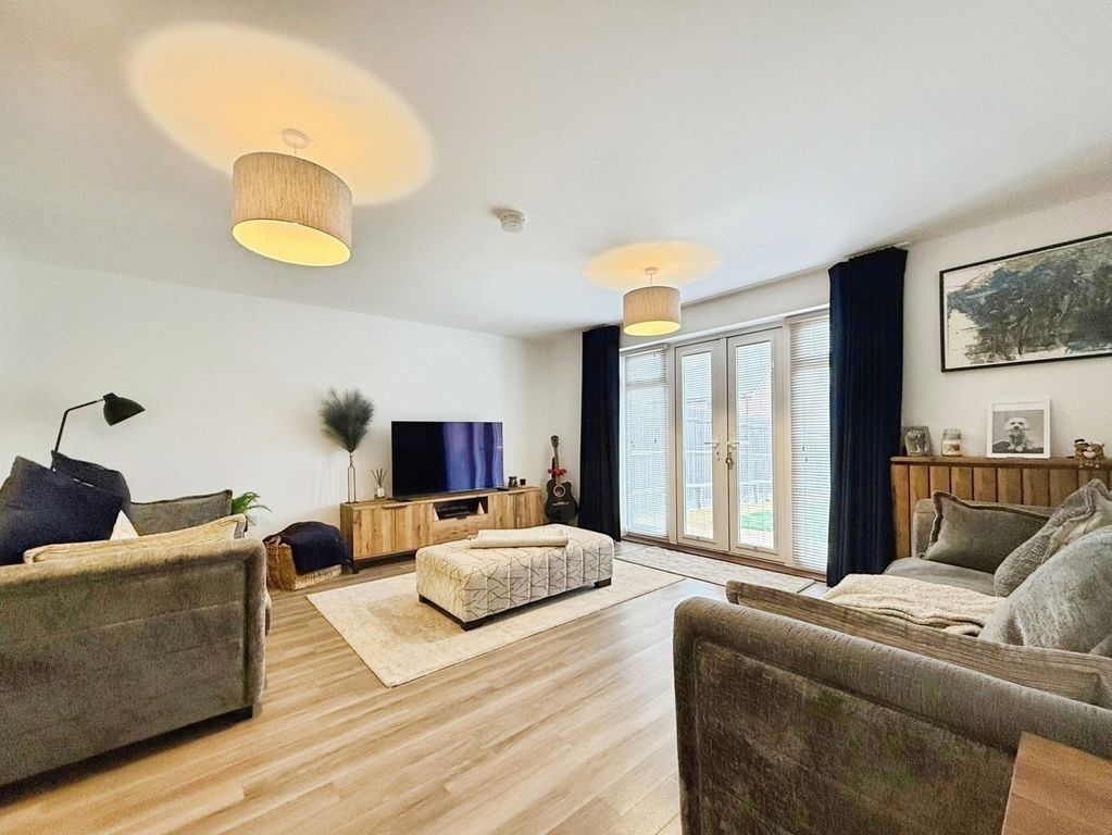 Property photo 3 of 19 Pbox-Img.Jpg