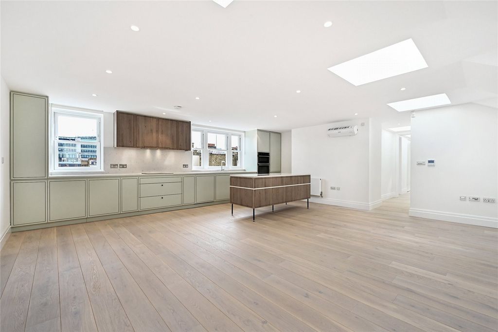 Property photo 1 of 19 A085i00000L942Eaab_Lgo220312_11.Jpg