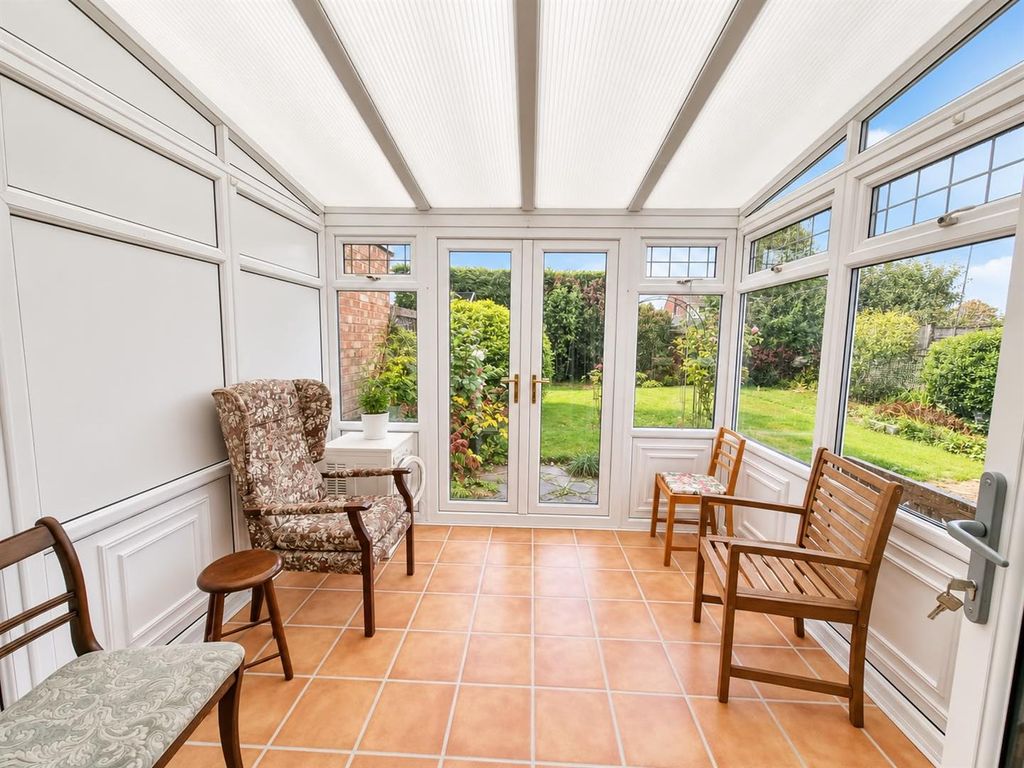 Property photo 3 of 14 Conservatory