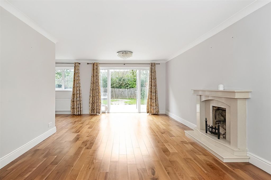 Property photo 2 of 15 Living Room