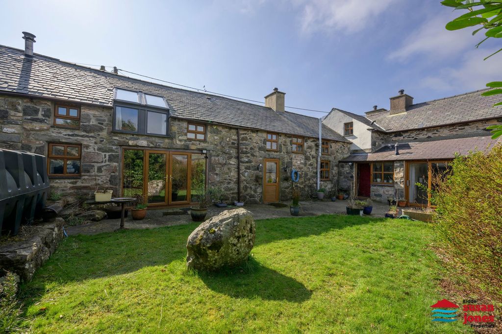 Property photo 1 of 31