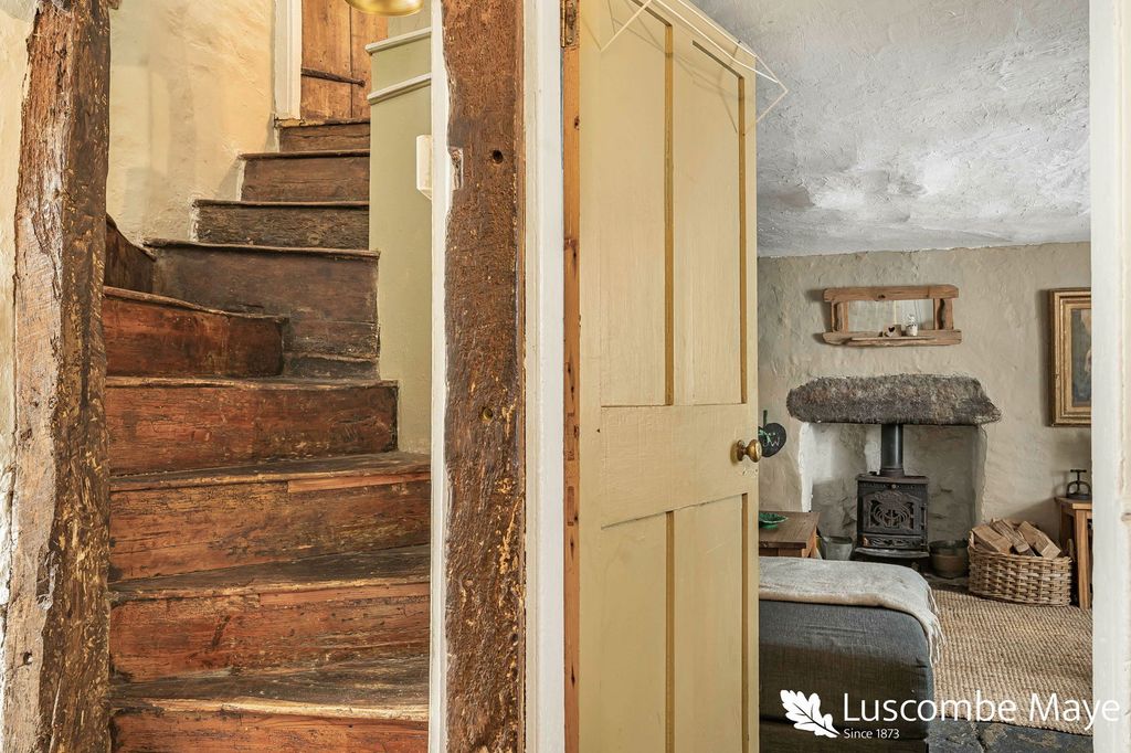 Property photo 3 of 21