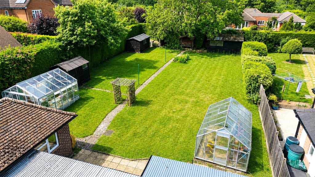 Property photo 2 of 11 Picture No. 30