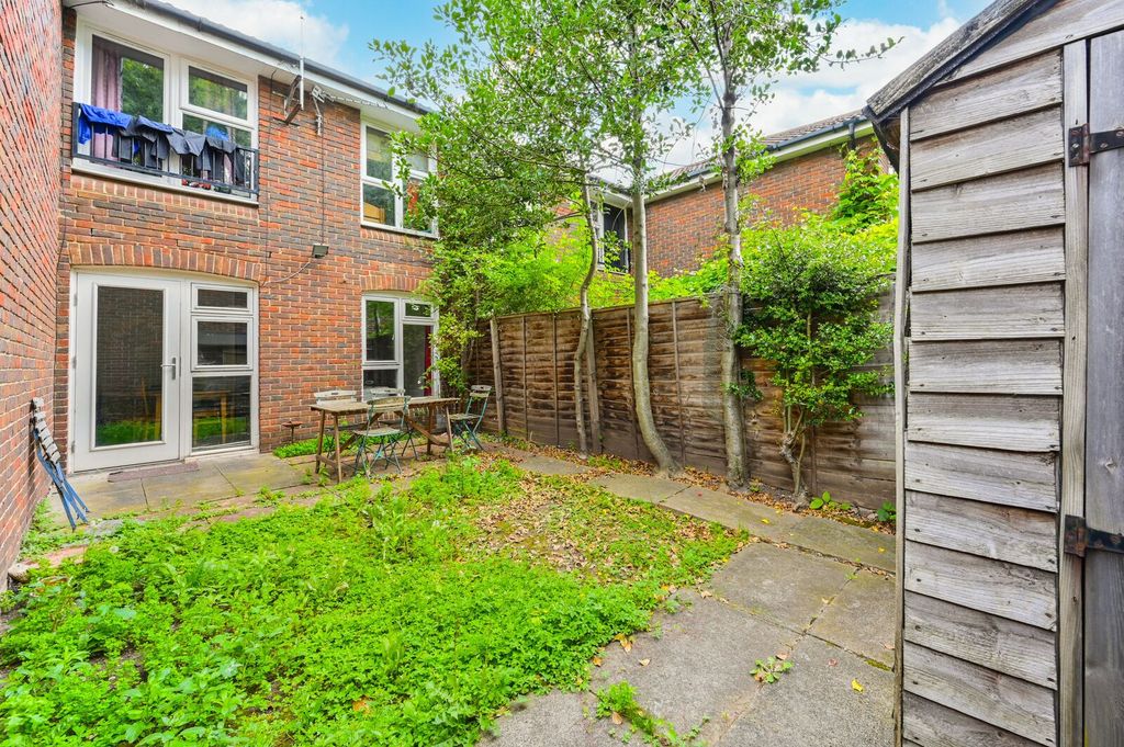 Property photo 2 of 11