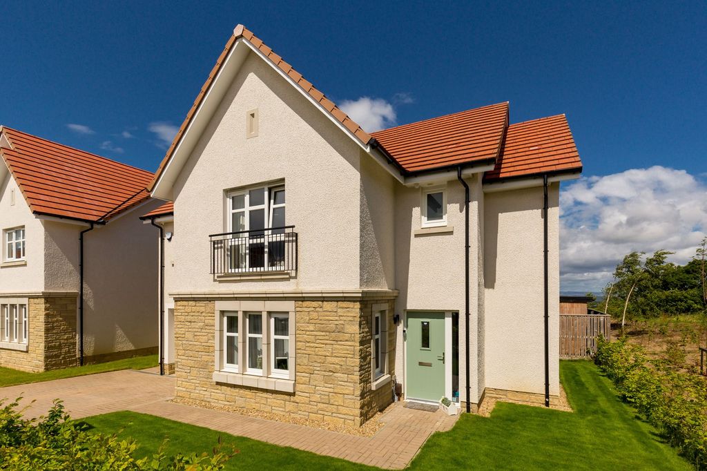 Property photo 1 of 43 Front