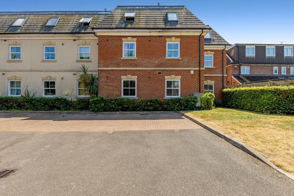 Property photo 1 of 11