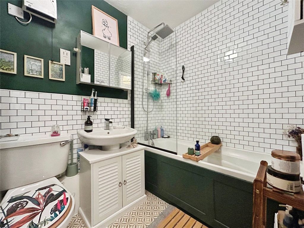 Property photo 3 of 15 Picture No. 02